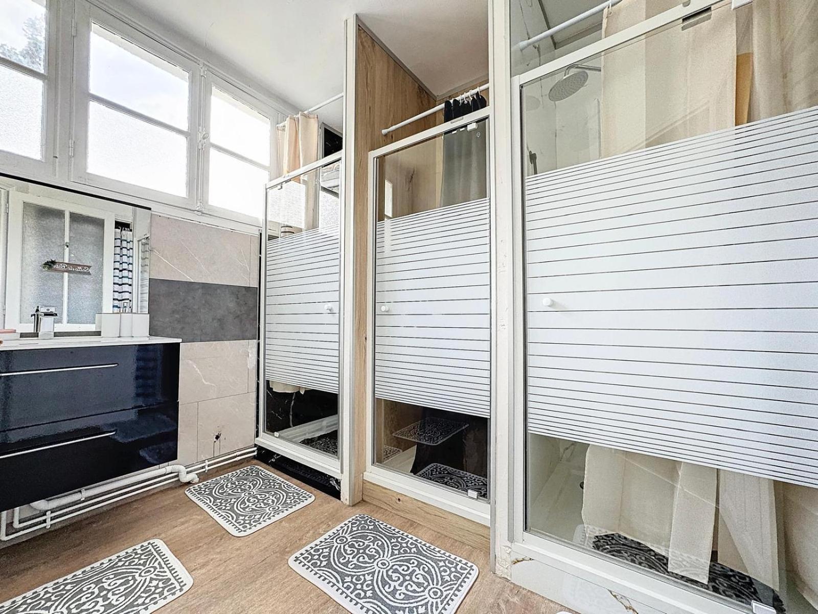 A1 Champagne Residence - 200 M2 14 Personnes 2 Toilets 4 Showers - Hyper Centre - Chalons En Champagne Екстериор снимка